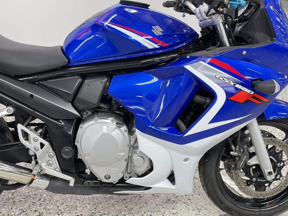 SUZUKI GSX 2010