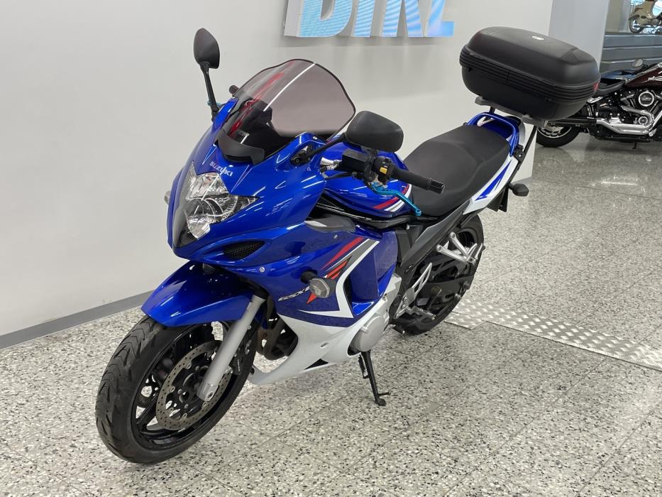 SUZUKI GSX 2010