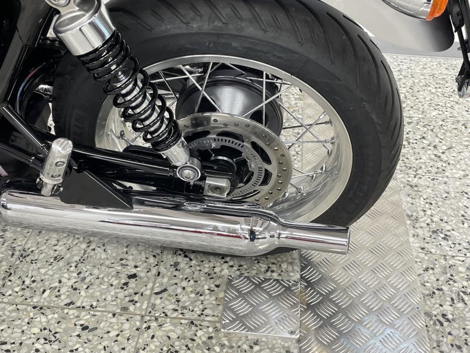 TRIUMPH BONNEVILLE 2024