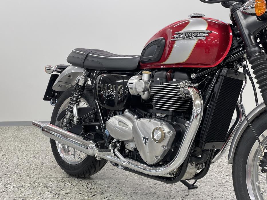 TRIUMPH BONNEVILLE 2024