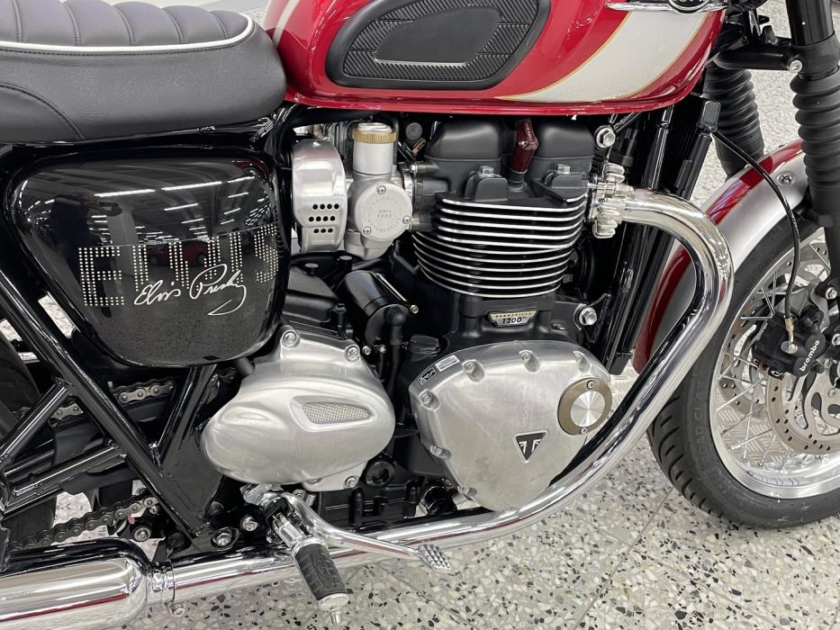 TRIUMPH BONNEVILLE 2024