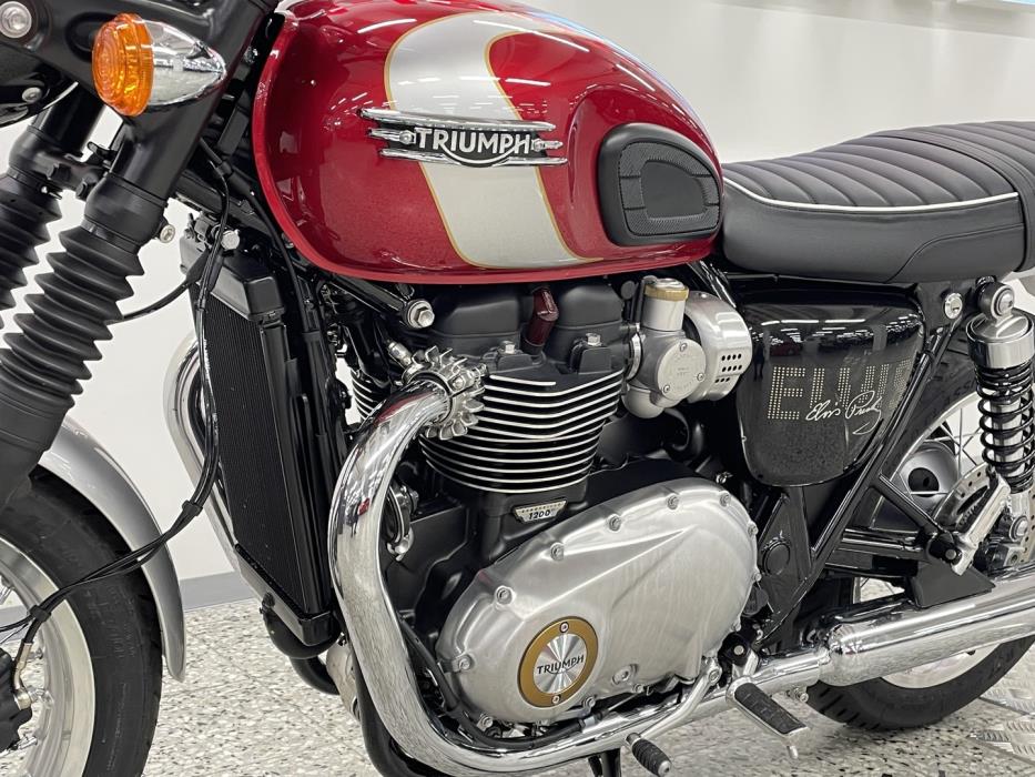 TRIUMPH BONNEVILLE 2024