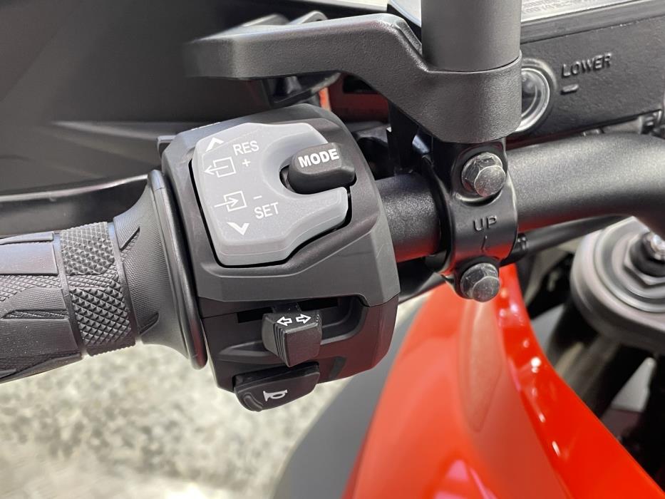 SUZUKI DL 2020