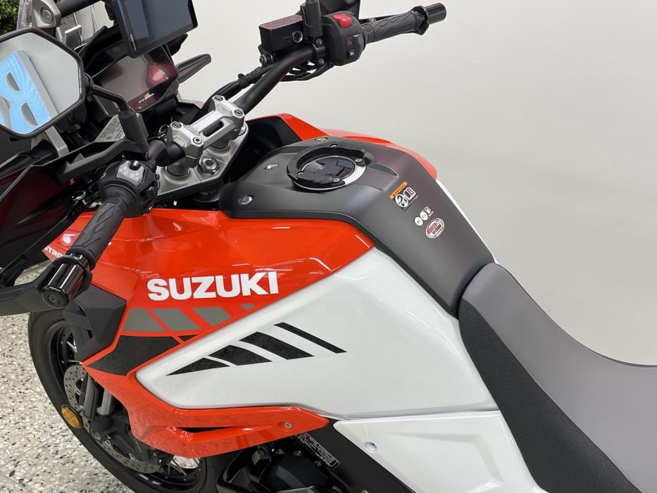 SUZUKI DL 2020
