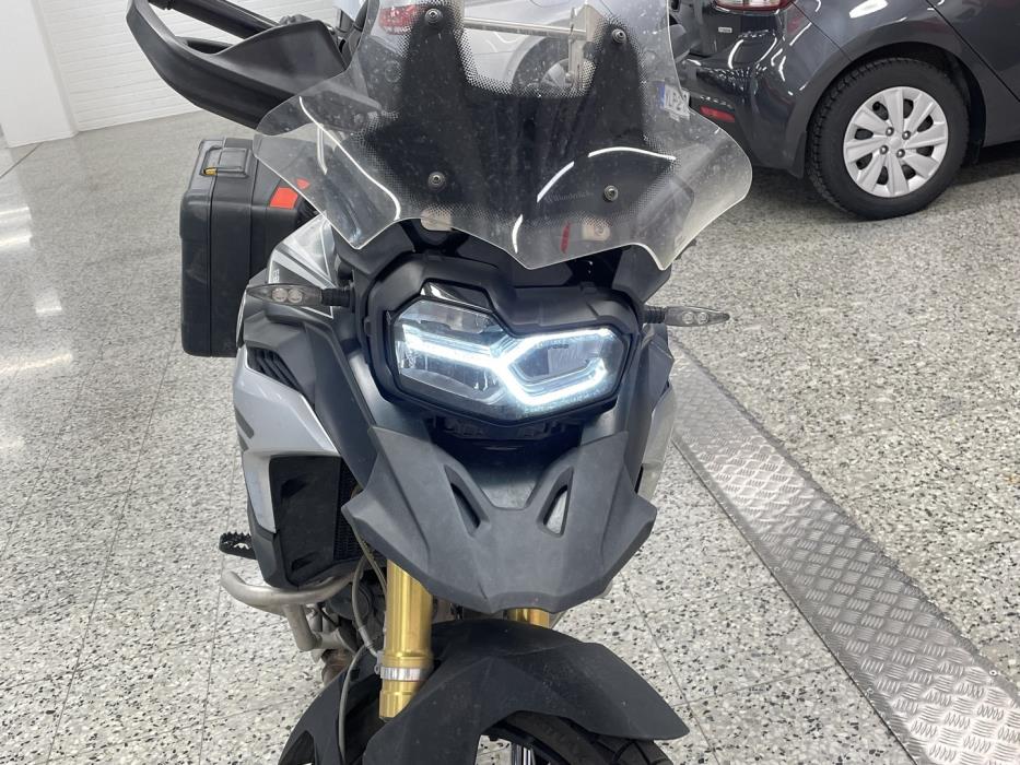 BMW F 2019