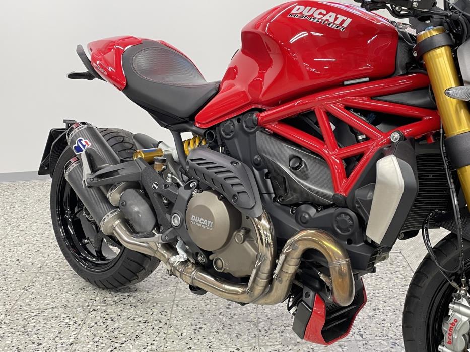 DUCATI MONSTER 2015