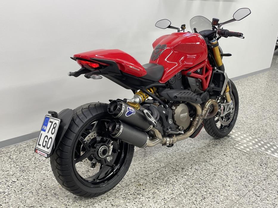 DUCATI MONSTER 2015