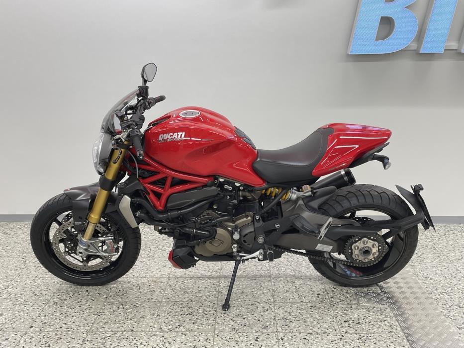 DUCATI MONSTER 2015
