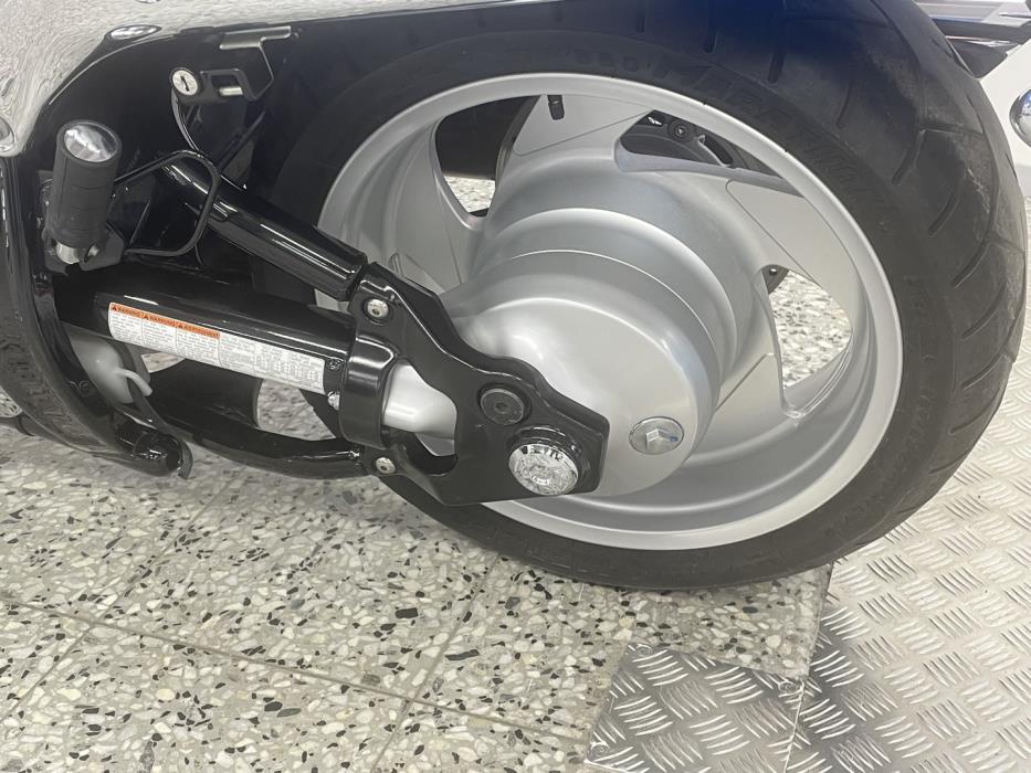 SUZUKI INTRUDER 2010