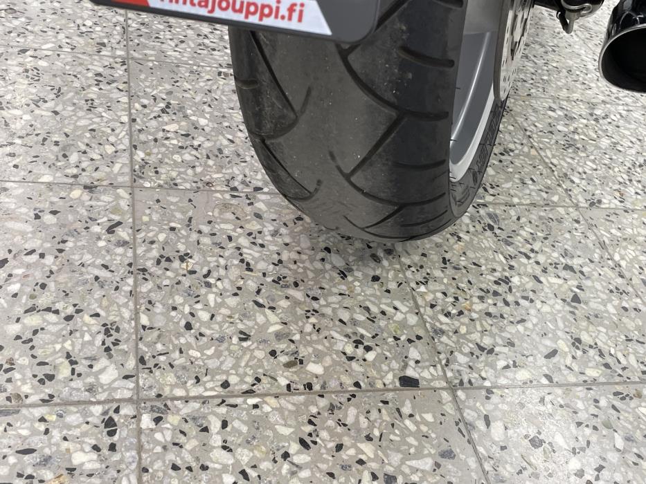 SUZUKI INTRUDER 2010