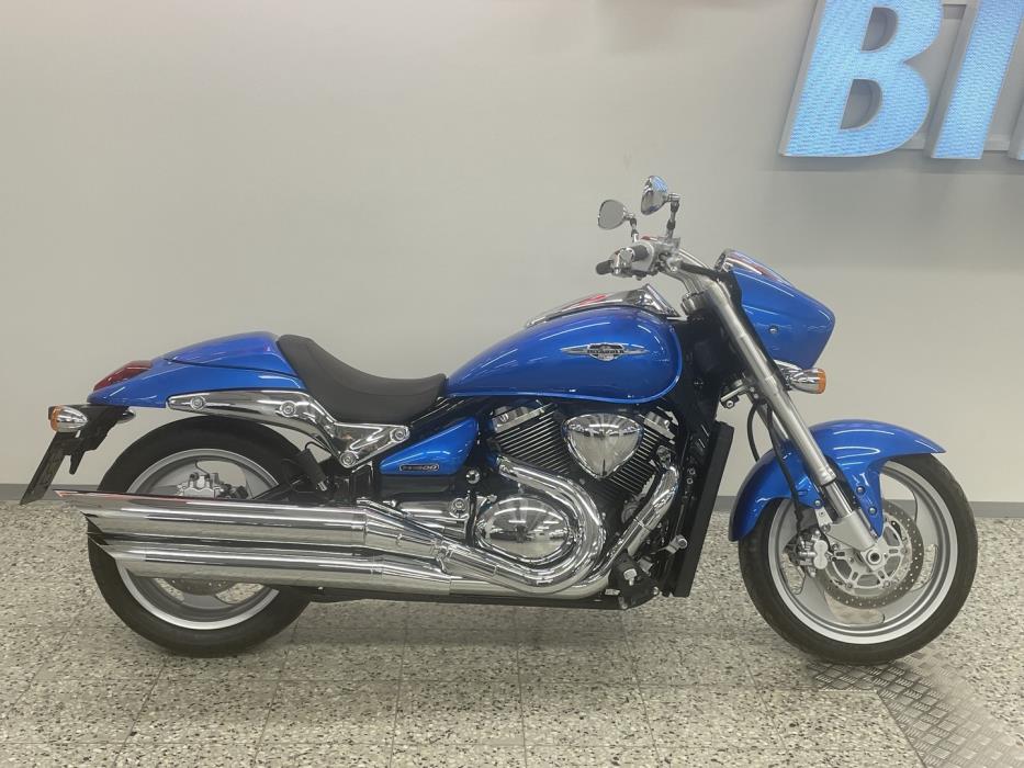 SUZUKI INTRUDER 2010