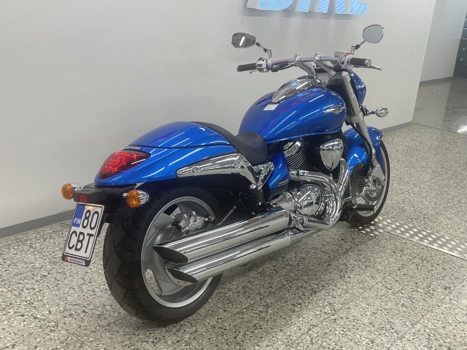 SUZUKI INTRUDER 2010