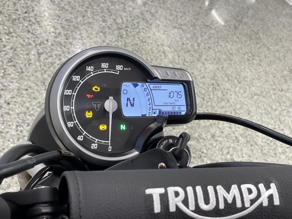 TRIUMPH SCRAMBLER 2025