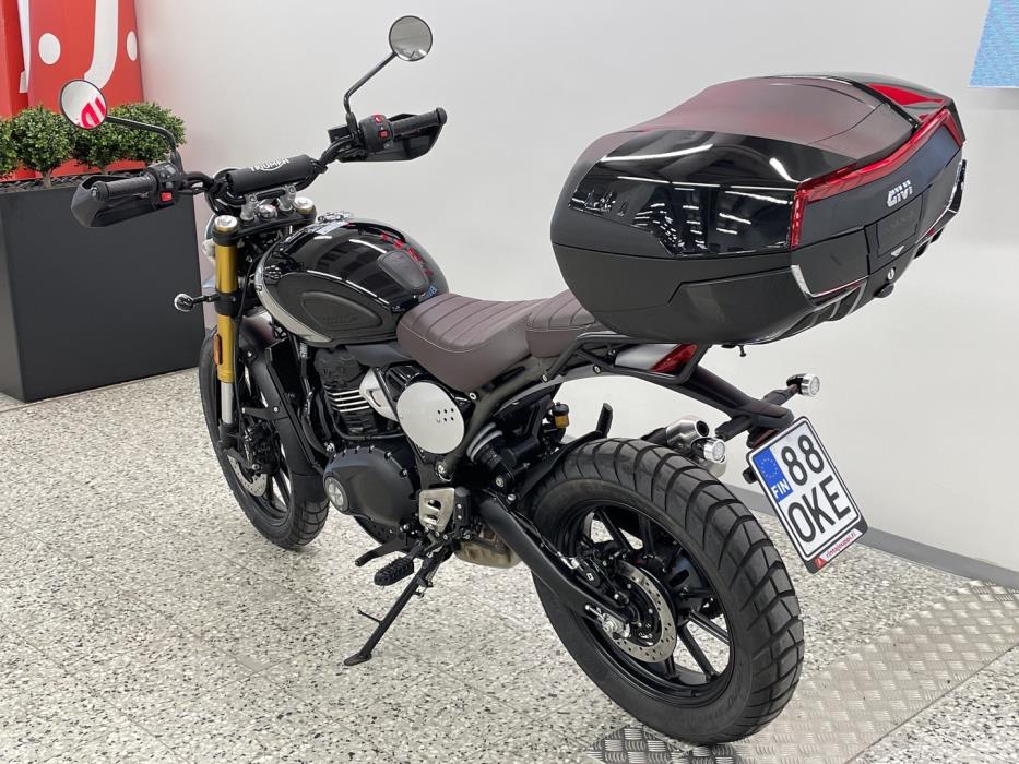 TRIUMPH SCRAMBLER 2025