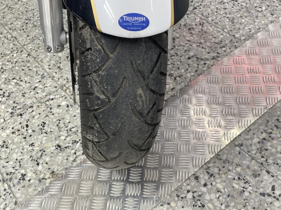 TRIUMPH ROCKET III 2011