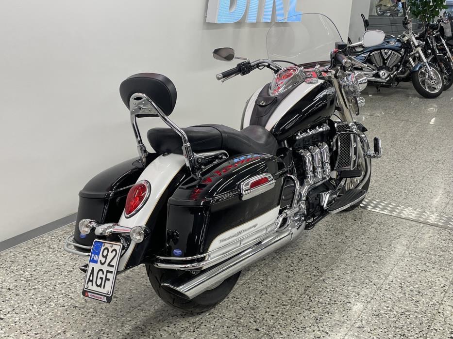TRIUMPH ROCKET III 2011