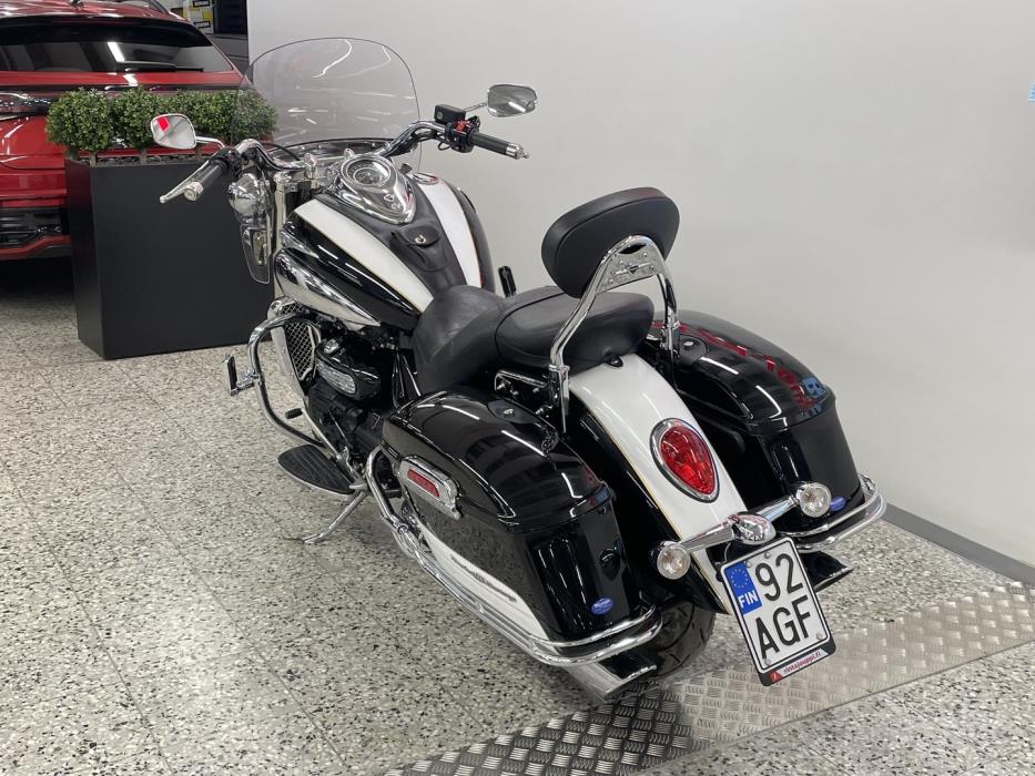 TRIUMPH ROCKET III 2011