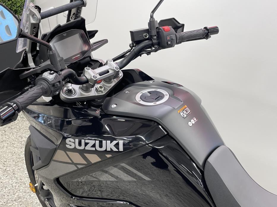 SUZUKI DL 2020