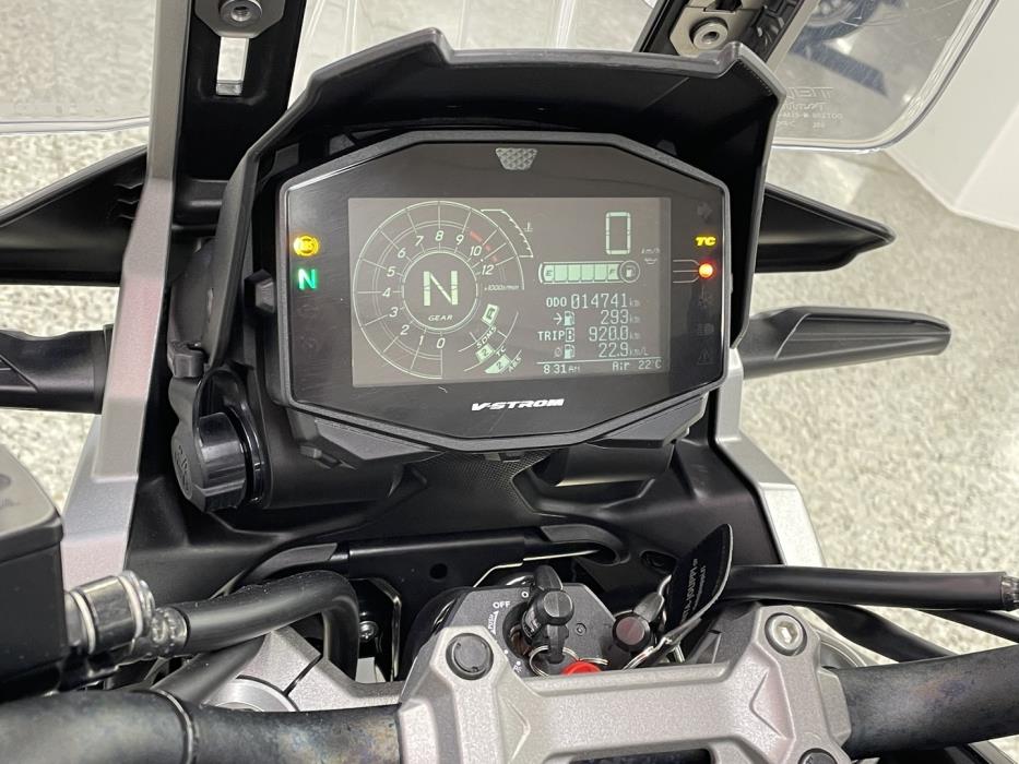 SUZUKI DL 2020