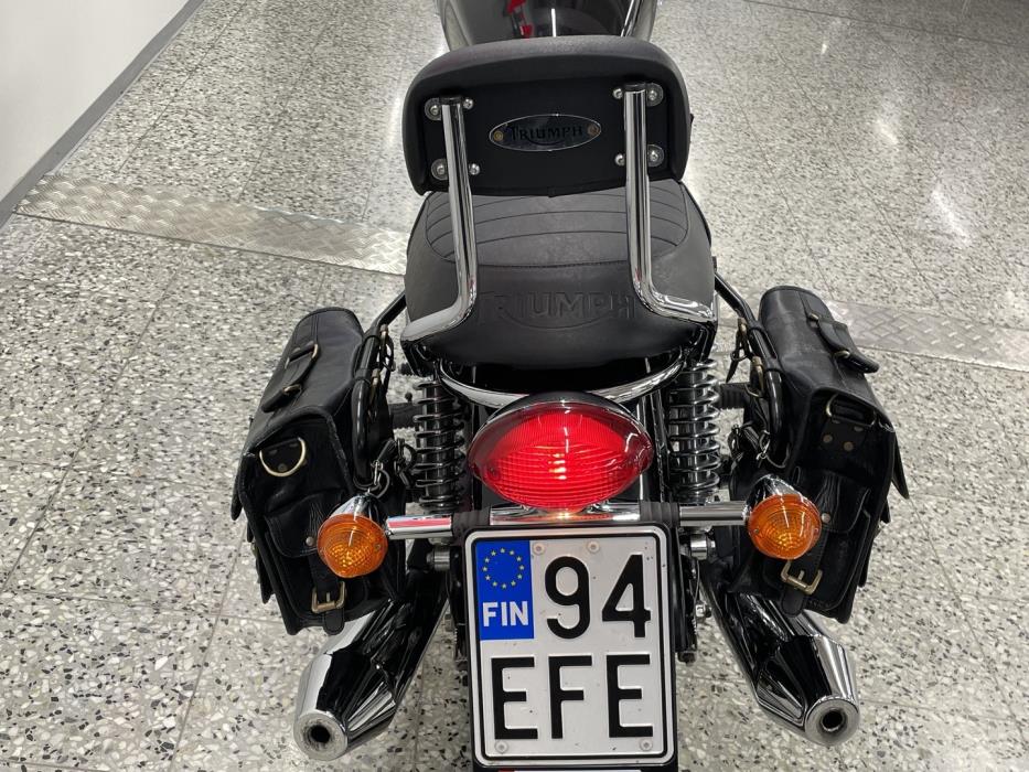 TRIUMPH Bonneville 2013