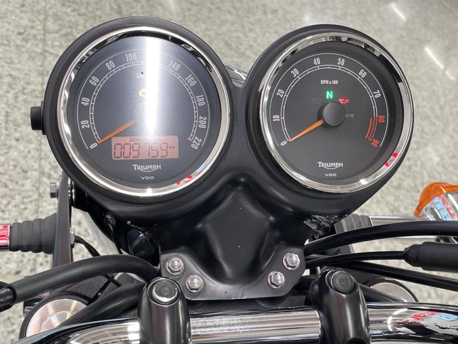 TRIUMPH Bonneville 2013