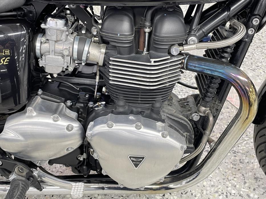 TRIUMPH Bonneville 2013