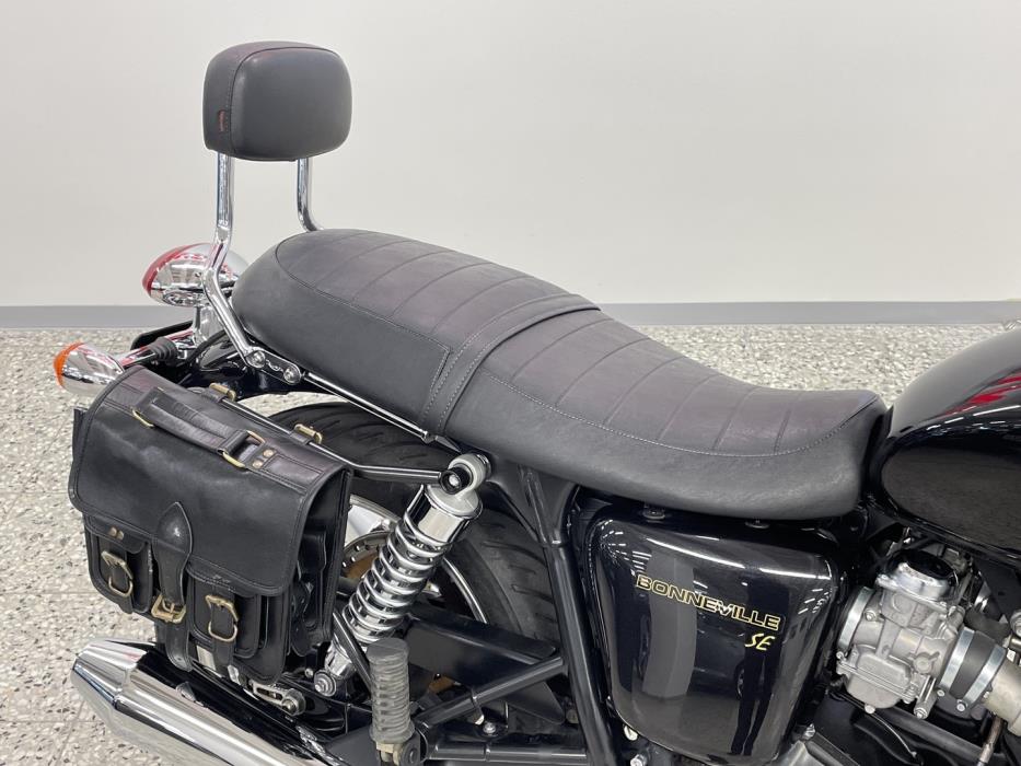 TRIUMPH Bonneville 2013