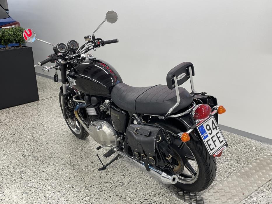 TRIUMPH Bonneville 2013