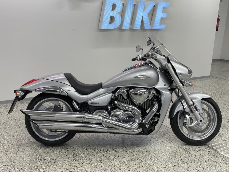 SUZUKI INTRUDER 2010