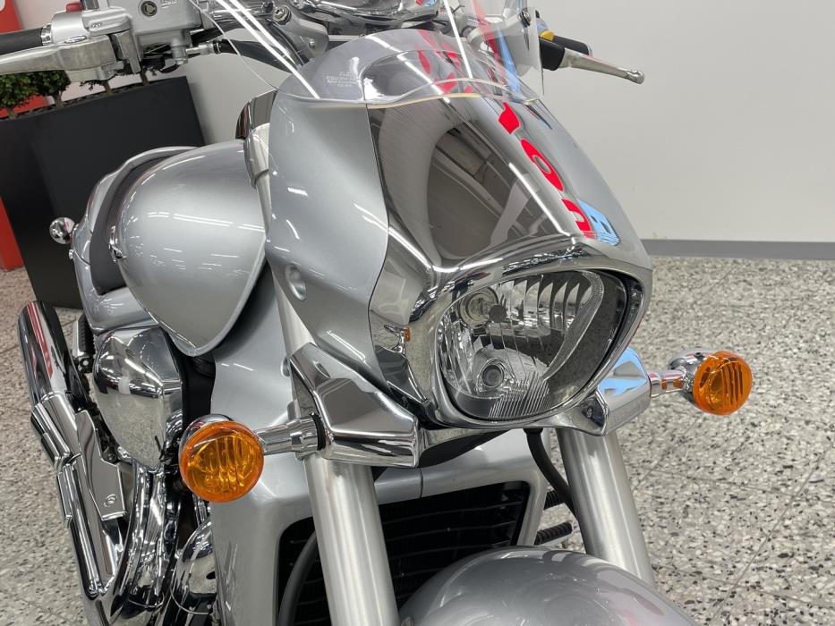 SUZUKI INTRUDER 2010