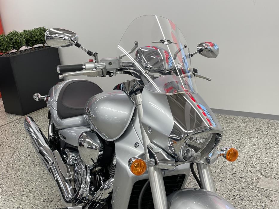SUZUKI INTRUDER 2010