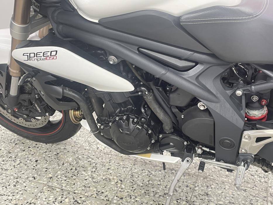 TRIUMPH SPEED TRIPLE 2015