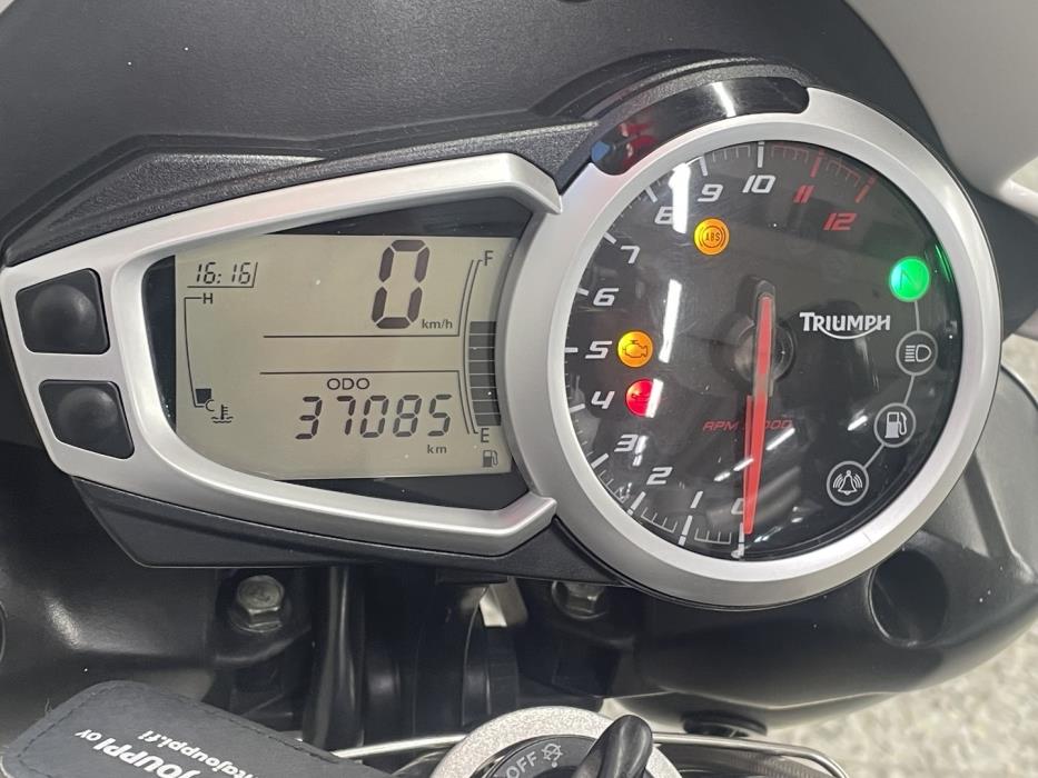 TRIUMPH SPEED TRIPLE 2015