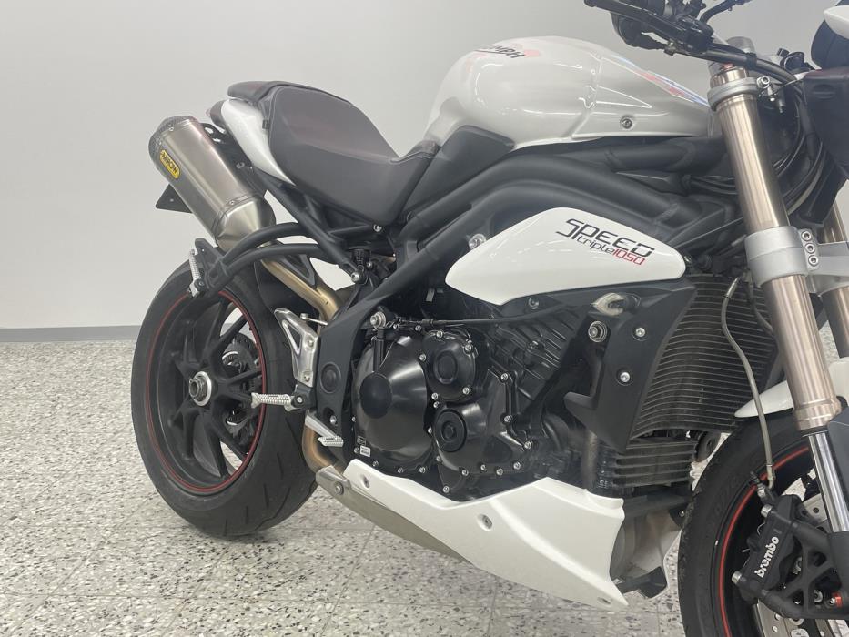 TRIUMPH SPEED TRIPLE 2015