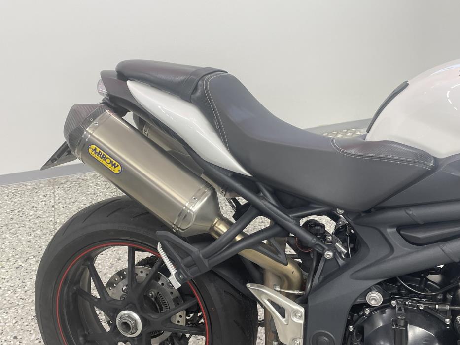 TRIUMPH SPEED TRIPLE 2015