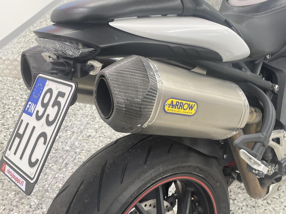 TRIUMPH SPEED TRIPLE 2015