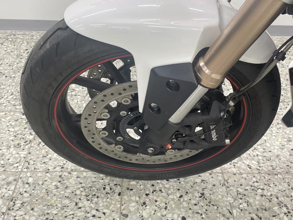 TRIUMPH SPEED TRIPLE 2015