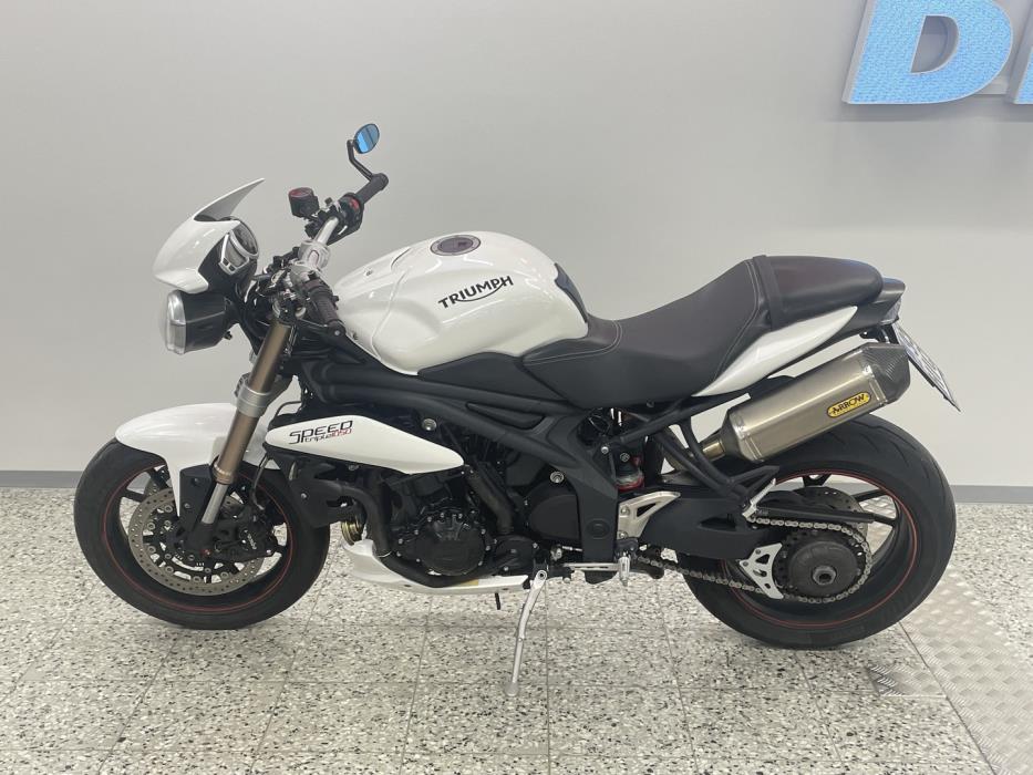 TRIUMPH SPEED TRIPLE 2015