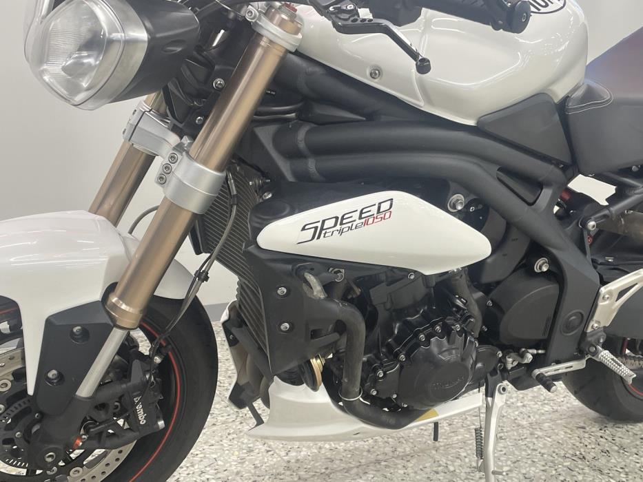 TRIUMPH SPEED TRIPLE 2015