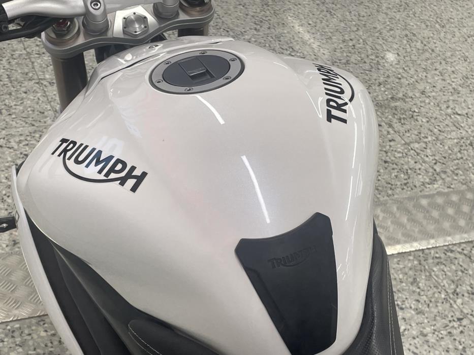 TRIUMPH SPEED TRIPLE 2015