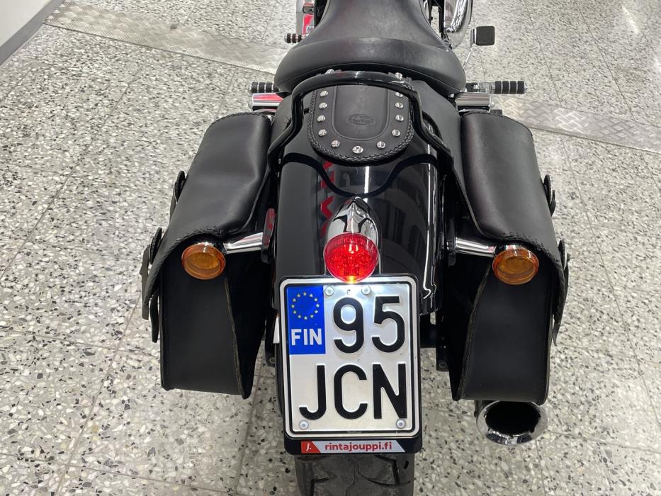 HARLEY-DAVIDSON DYNA 2011