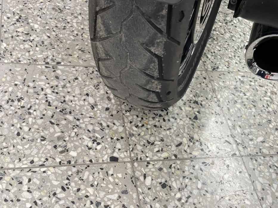 HARLEY-DAVIDSON DYNA 2011