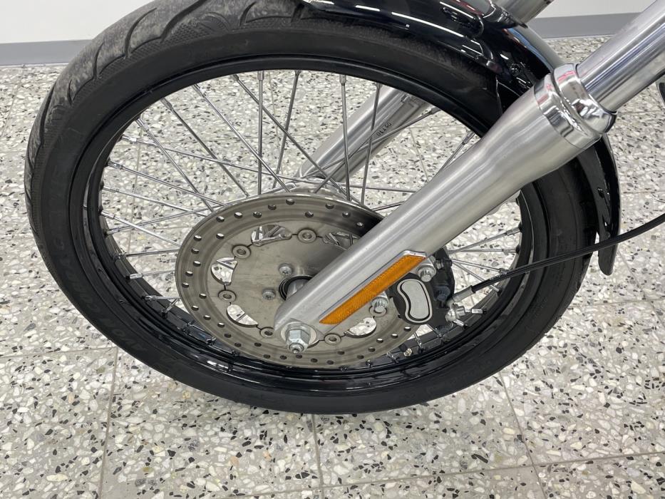 HARLEY-DAVIDSON DYNA 2011