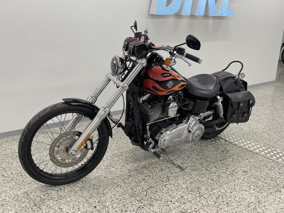 HARLEY-DAVIDSON DYNA 2011