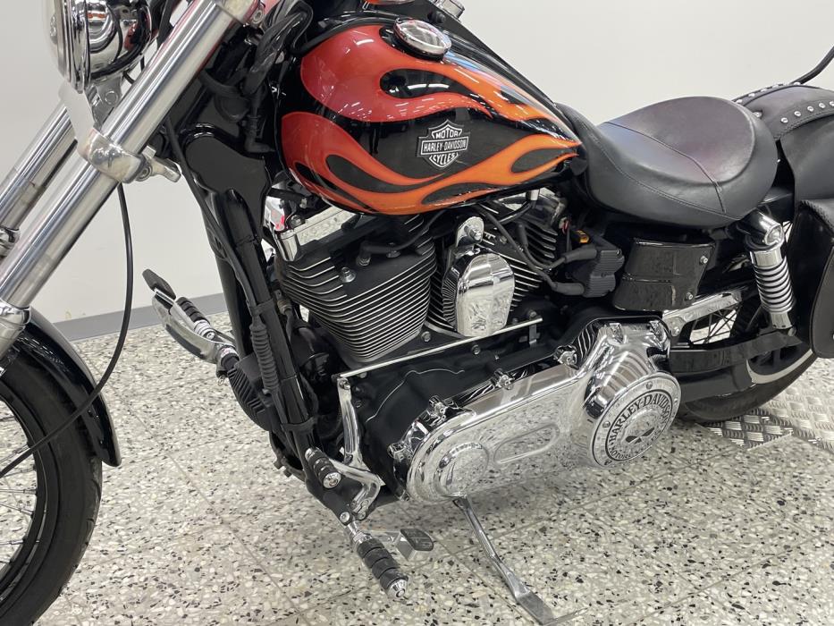 HARLEY-DAVIDSON DYNA 2011