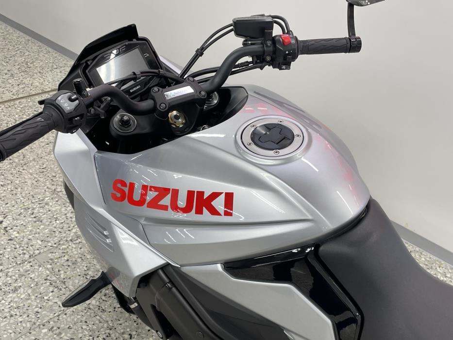 SUZUKI GSX-S 2021