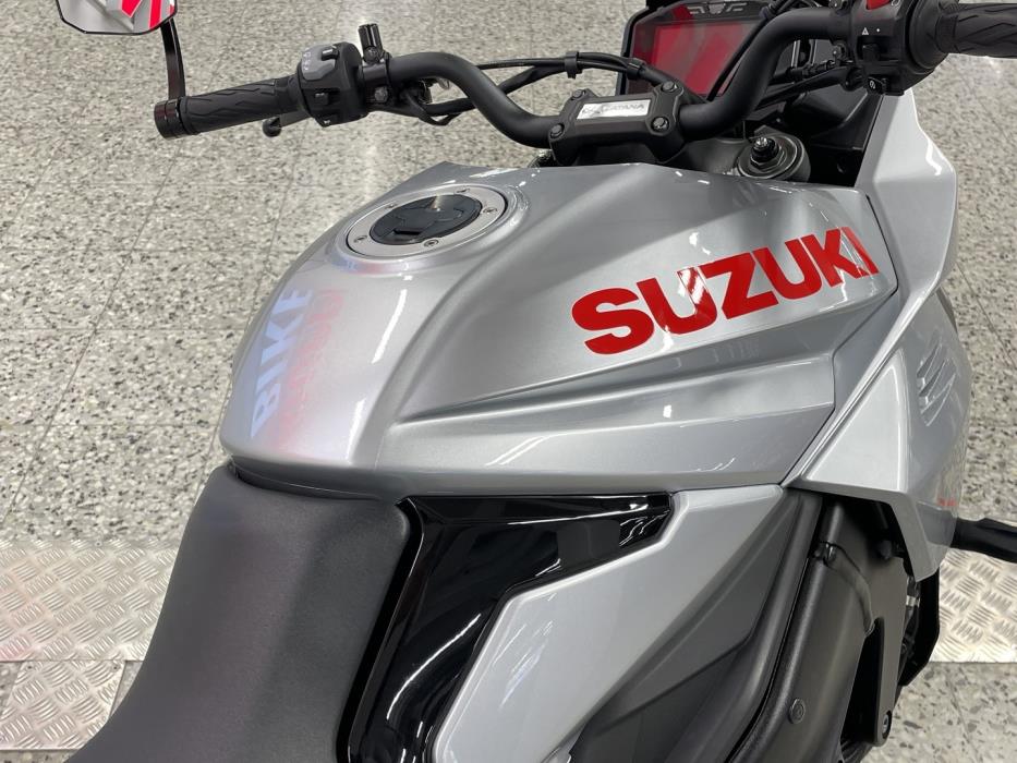 SUZUKI GSX-S 2021