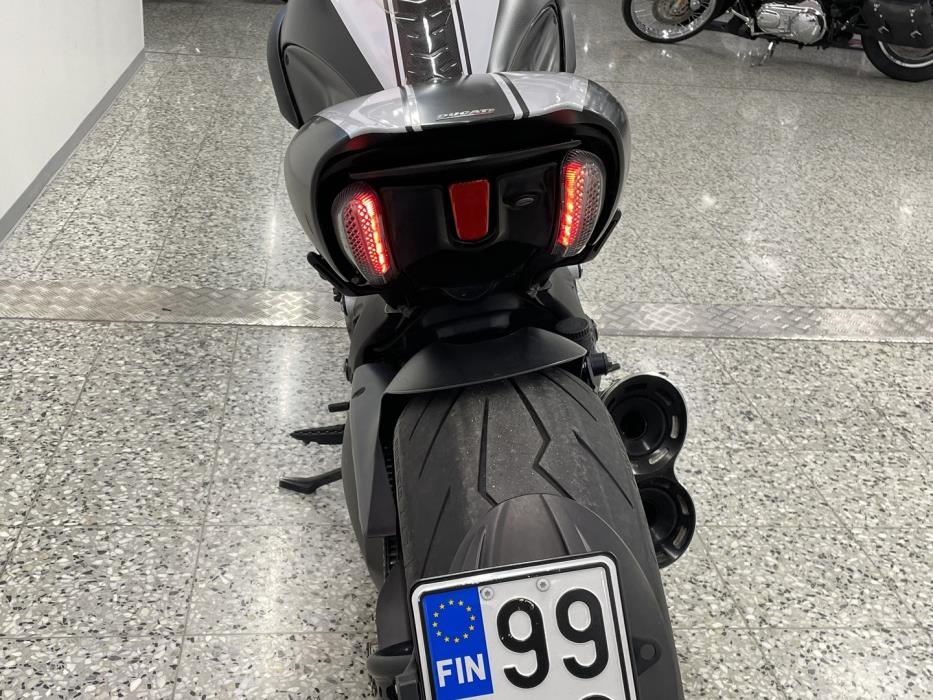 DUCATI DIAVEL 2014