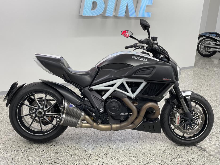 DUCATI DIAVEL 2014