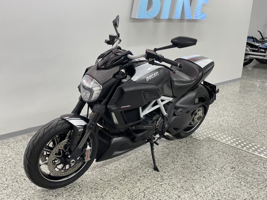 DUCATI DIAVEL 2014